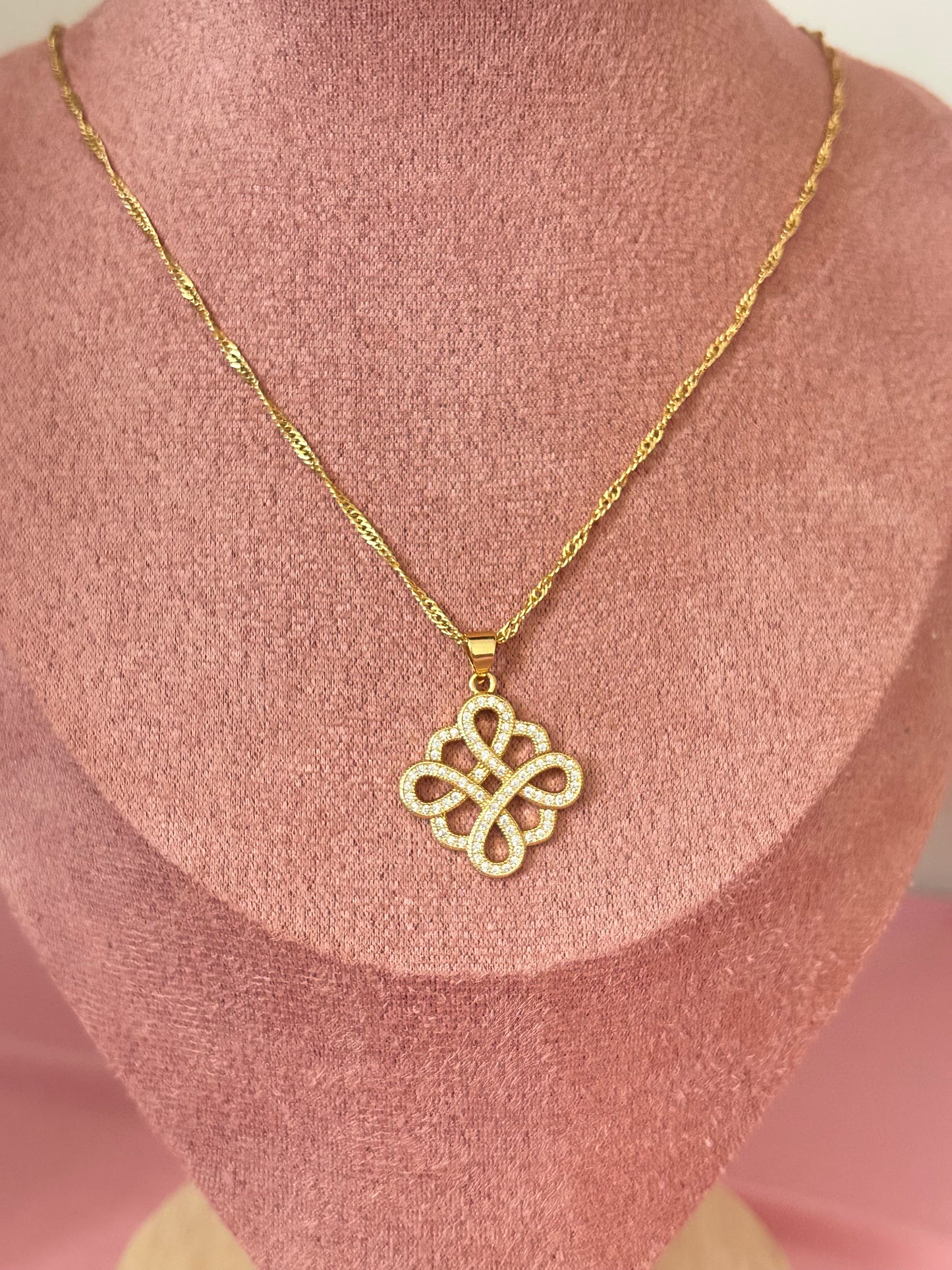 The Knot Necklace