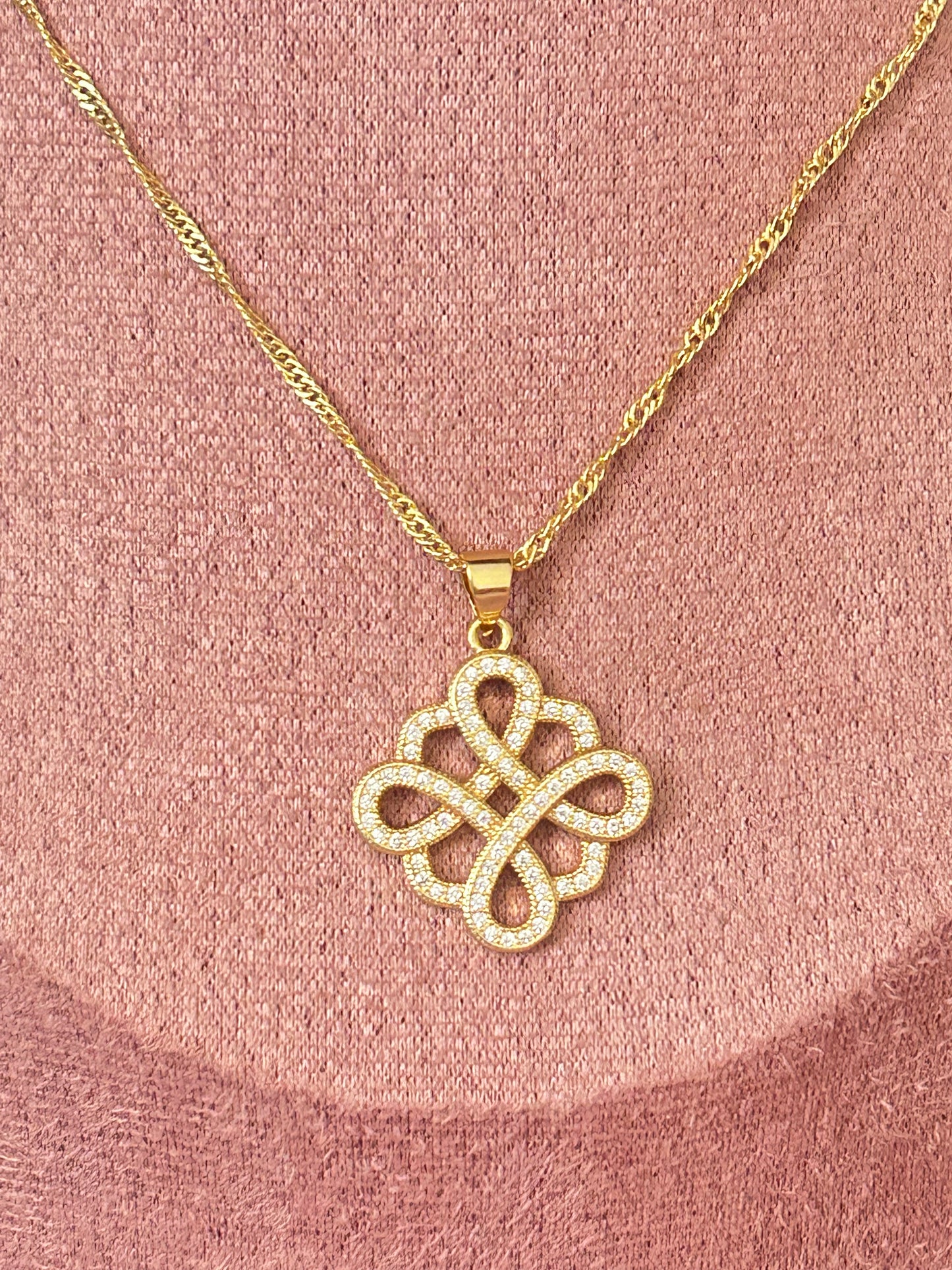 The Knot Necklace
