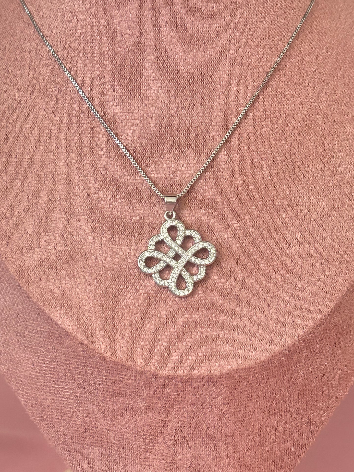 The Knot Necklace